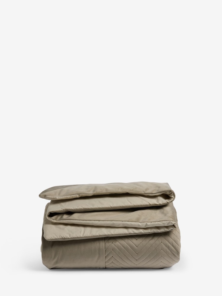 Champagne Gold Madison Quilted Bedspread - Image 2 of 2