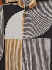 Reiss Tobacco/Navy Levy 9-13 yrs Printed Cuban Collar Shirt - Image 6 of 6