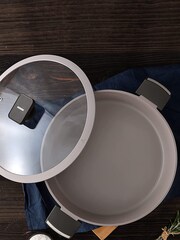 Bergner Brown Gastro Cast Aluminium Shallow 4.9L Casserole with Lid - Image 2 of 4