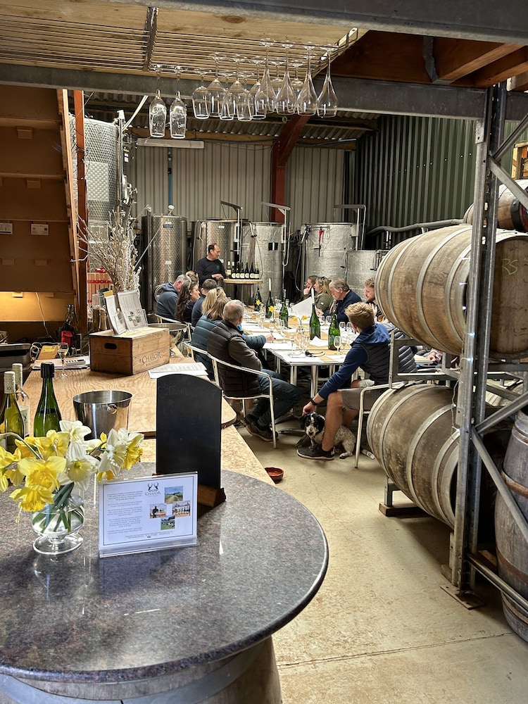 AS Deluxe English Vineyard Discovery - Image 1 of 4