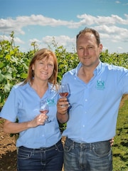 AS Deluxe English Vineyard Discovery - Image 3 of 4