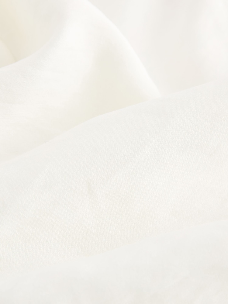 White Three-Button Detail Longline Blazer - Image 7 of 7 White Three-Button Detail Longline Blazer - Image 7 of 7