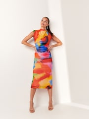 Mehrere leuchtende Farben - Hochgeschlossenes Midikleid aus Netzstoff - Bild 1 von 6