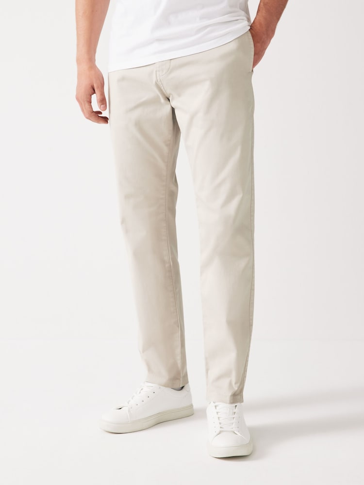 Hell Steinfarben - Premium Gewaschene Stretch Chinos Hose in schmaler Passform - Bild 1 von 10 Hell Steinfarben - Premium Gewaschene Stretch Chinos Hose in schmaler Passform - Bild 1 von 10