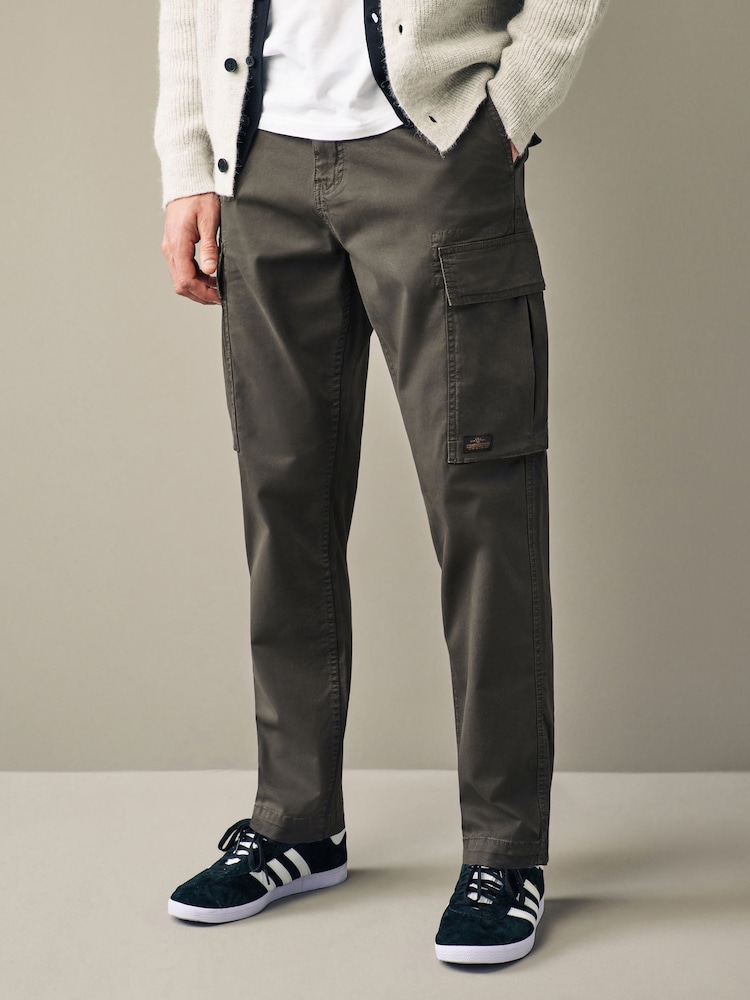 Dunkel Khaki/Grün - Cargohose in regulärer Passform - Bild 1 von 11