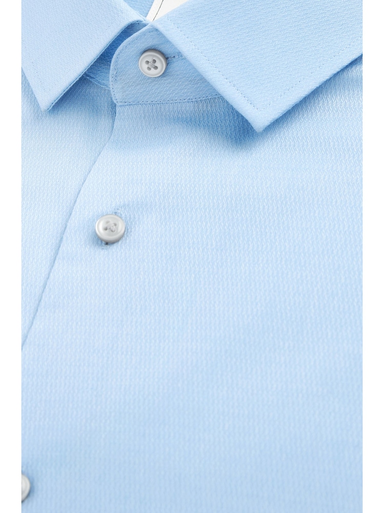Blauw - Slim Fit - Onderhoudsvriendelijk, getextureerd, slim fit overhemd met enkele manchet - Image 7 of 9