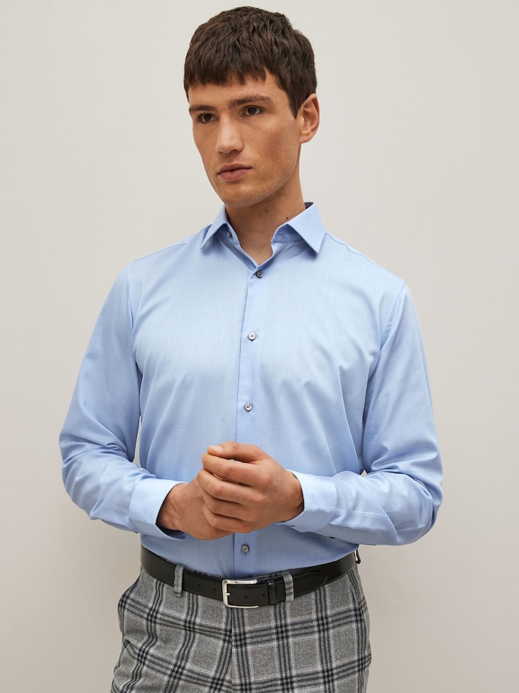Bleu - Ajustement régulier - Chemise élégante texturée facile d’entretien à poignets simples - Image 1 of 10