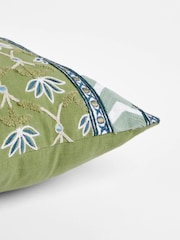 Nina Campbell – Lotus Trellis – besticktes Kissen mit Federfüllung - Bild 6 von 6