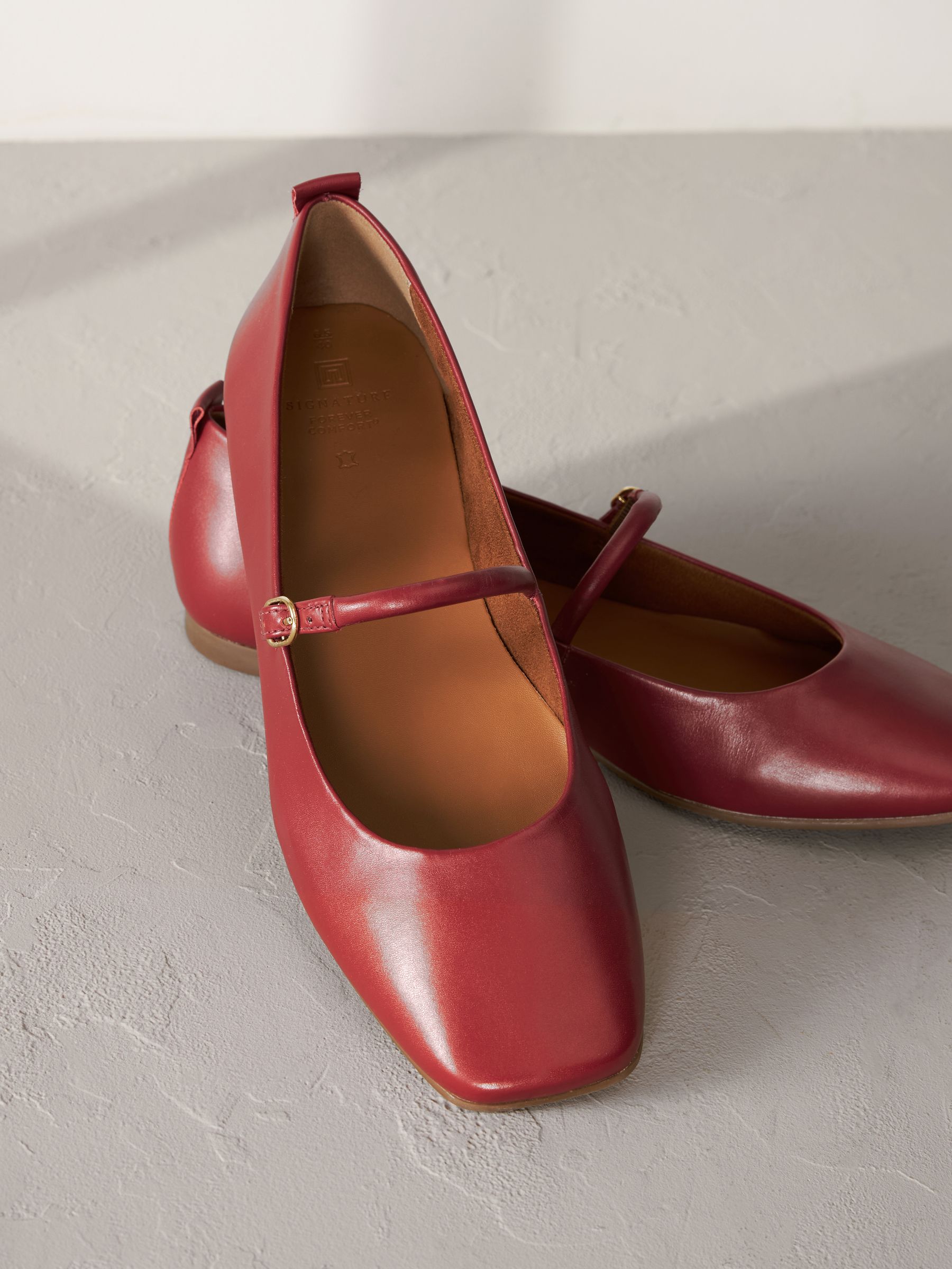 Red flat shoes near me clearance