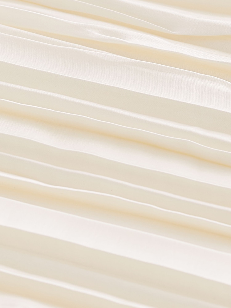 Ecru - Kurzärmeliges Plissé-Top aus gewebtem Materialmix - Bild 6 von 6 Ecru - Kurzärmeliges Plissé-Top aus gewebtem Materialmix - Bild 6 von 6