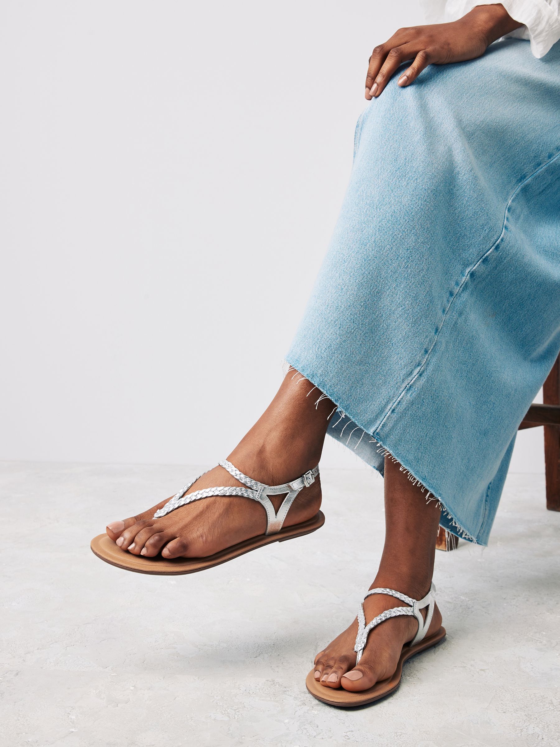 Wide fitting flip flops new arrivals