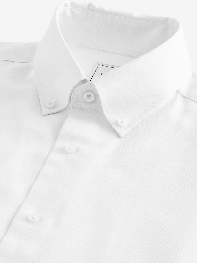 Blanc - Coupe ajustée Easy Care Oxford Chemise à double poignet avec col boutonné - Image 5 of 6