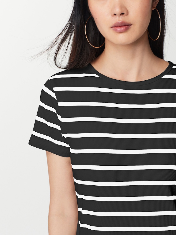 Black/White Ribbed T-Shirt Style Column Maxi Dress With Slit Detail - Image 5 of 7
