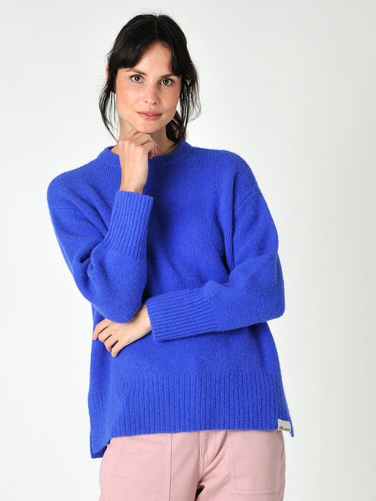 Burgs Lanescot Womens Soft Side Split Crew Neck Jumper - Image 2 of 6
