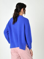 Burgs Lanescot Womens Soft Side Split Crew Neck Jumper - Image 3 of 6
