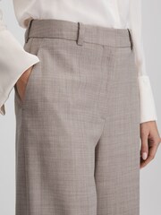 Pantalones de traje de pernera ancha de mezcla de lana Hazel de Reiss - Imagen 4 de 5