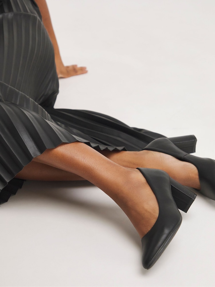 Zapatos de salón de corte ancho con diseño suave, cómodo y flexible de JD Williams - Imagen 2 de 7 Zapatos de salón de corte ancho con diseño suave, cómodo y flexible de JD Williams - Imagen 2 de 7