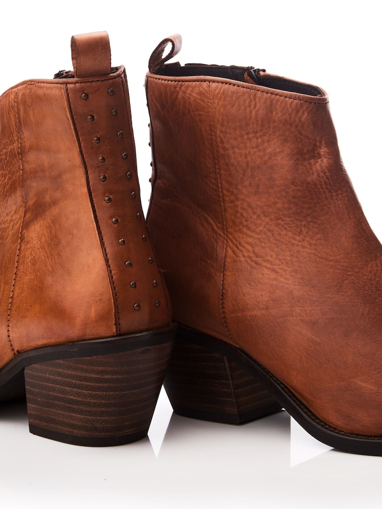 Moda in Pelle Maevie Pointed Side Zip Western Boots Stud Back Detail - Image 4 of 4 Moda in Pelle Maevie Pointed Side Zip Western Boots Stud Back Detail - Image 4 of 4