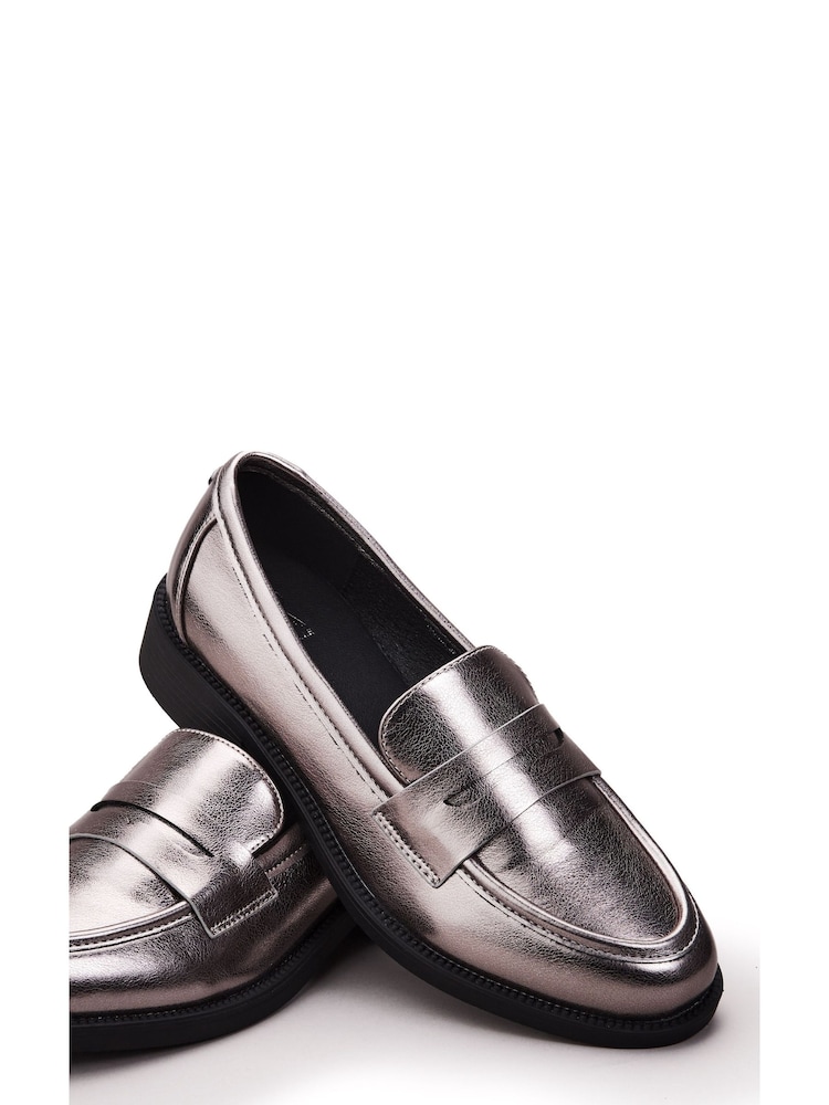 Moda in Pelle Danna Heeled Loafers With Saddle Trim - Image 5 of 5