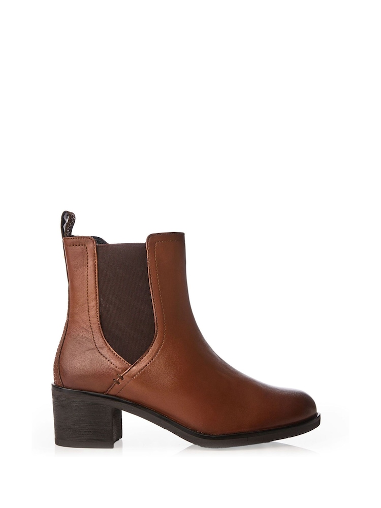 Moda in Pelle Natele Block Heel Chelsea Boots - Image 1 of 4