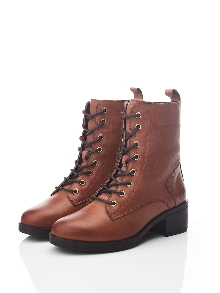 Moda in Pelle Calia Lace-Up Leather Ankle Boots - Image 2 of 4