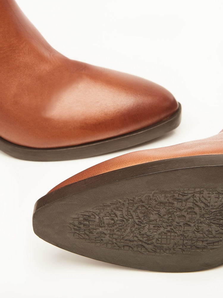 Moda in Pelle Kaela Pointed Block Heel Chelsea Boots - Image 4 of 4