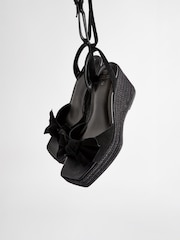 Czarny - Skórzane buty na koturnie Forever Comfort® z kokardą - Image 9 of 9