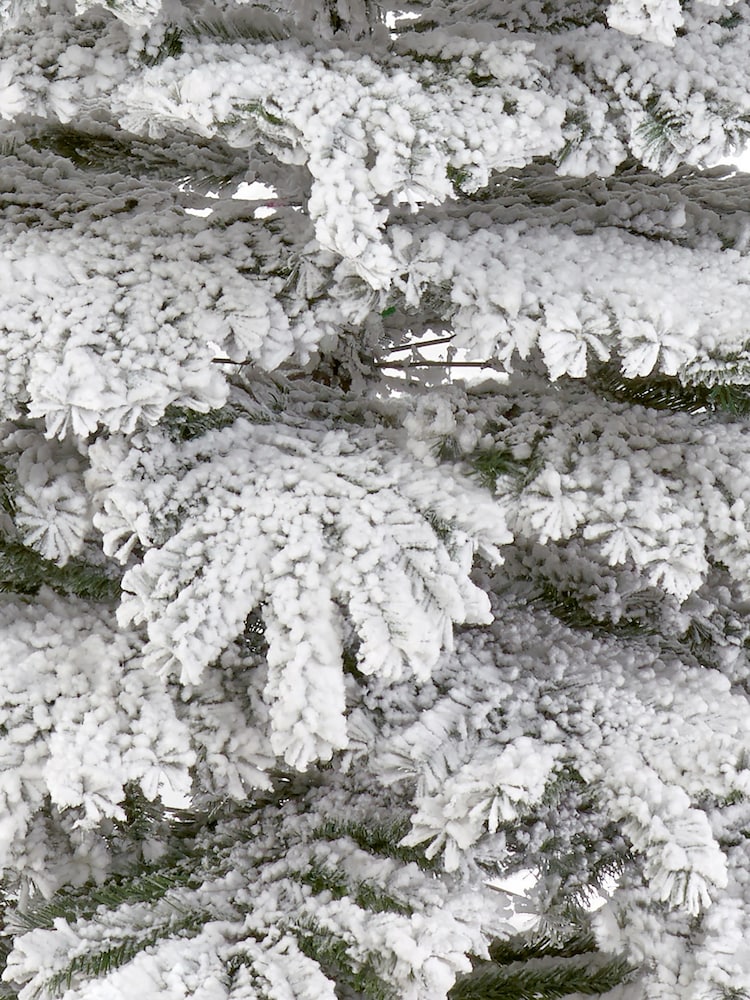 Premier Decorations Ltd Green Snowy 6ft Christmas Tree - Image 4 of 4