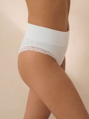 Blanc - Culotte Ultimate Comfort bordée de dentelle brossée - Image 3 de 4