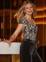 Sosandar Luxe Lace Sweetheart Neckline Top - Image 2 of 5