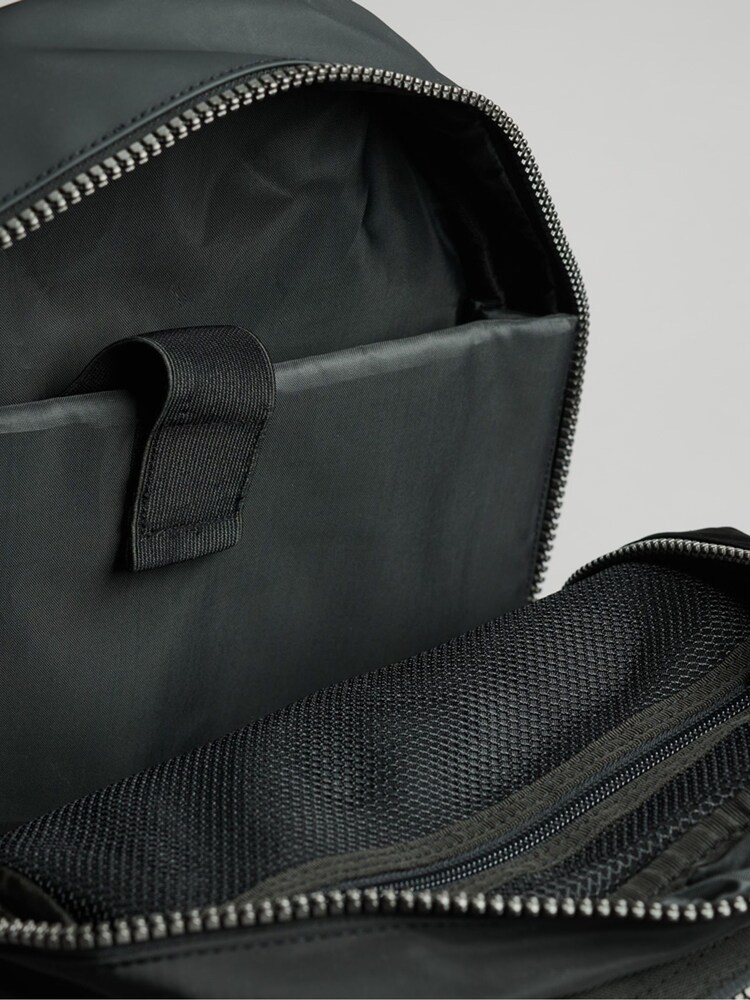 Superdry Black Mountain Tarp Graphic Backpack - Image 7 of 7 Superdry Black Mountain Tarp Graphic Backpack - Image 7 of 7