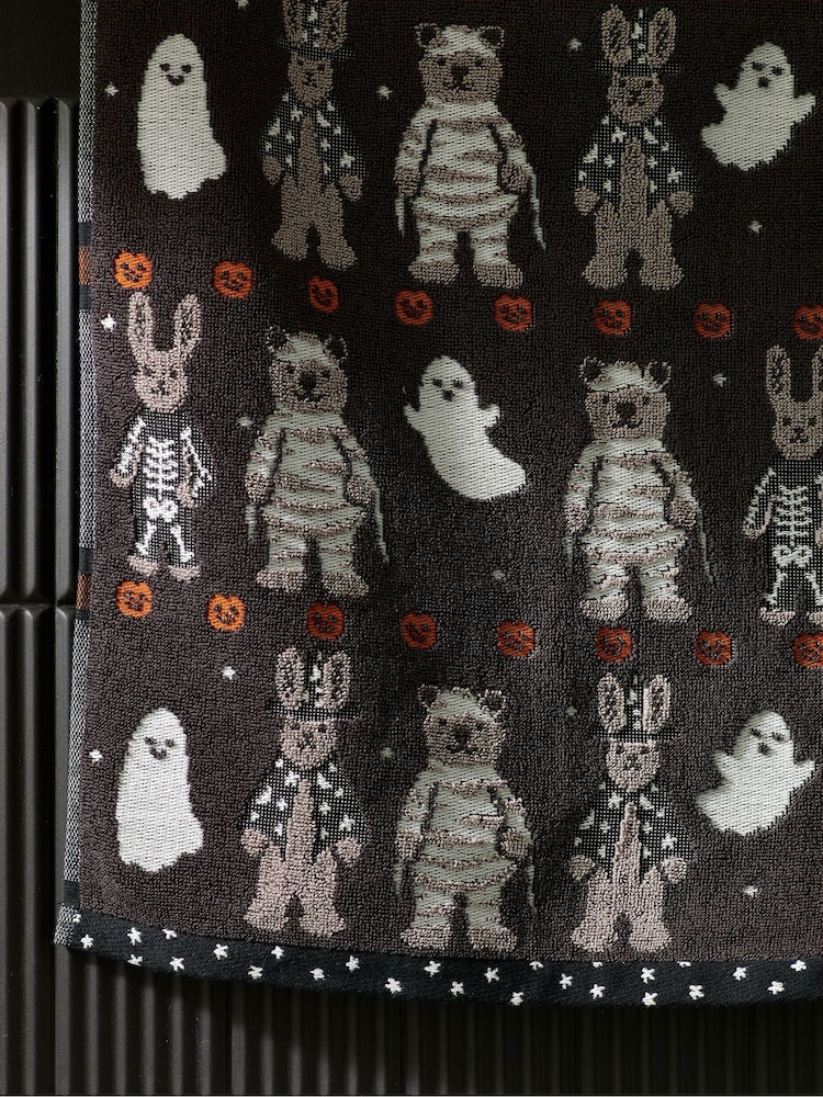 Black Halloween Bertie Bear and Rosie Rabbit 100% Cotton Towels - Image 5 of 5