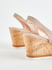Schimmeroptik - Forever Comfort® Schuhe mit Kork-Keilabsatz und Schleife - Bild 6 von 6