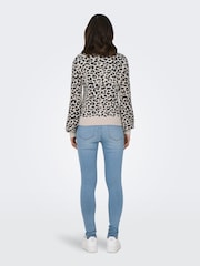 JDY Leopard Print Soft Touch V-Neck Jumper - Bild 3 von 6
