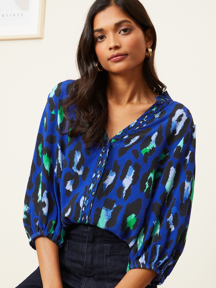Blau - Love & Roses Bluse mit V-Ausschnitt, Rüschen, 3/4-Ärmeln und Knopfleiste - Bild 1 von 4