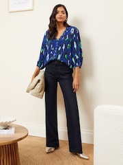 Blau - Love & Roses Bluse mit V-Ausschnitt, Rüschen, 3/4-Ärmeln und Knopfleiste - Bild 4 von 4
