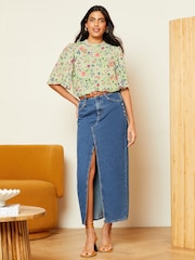 Love & Roses Green Floral Printed Dobby Flutter Sleeve Blouse - Image 4 of 4
