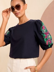 Marineblau/blau - Love & Roses Jersey T-Shirt mit Puffärmel und Cutwork-Detail - Bild 2 von 4