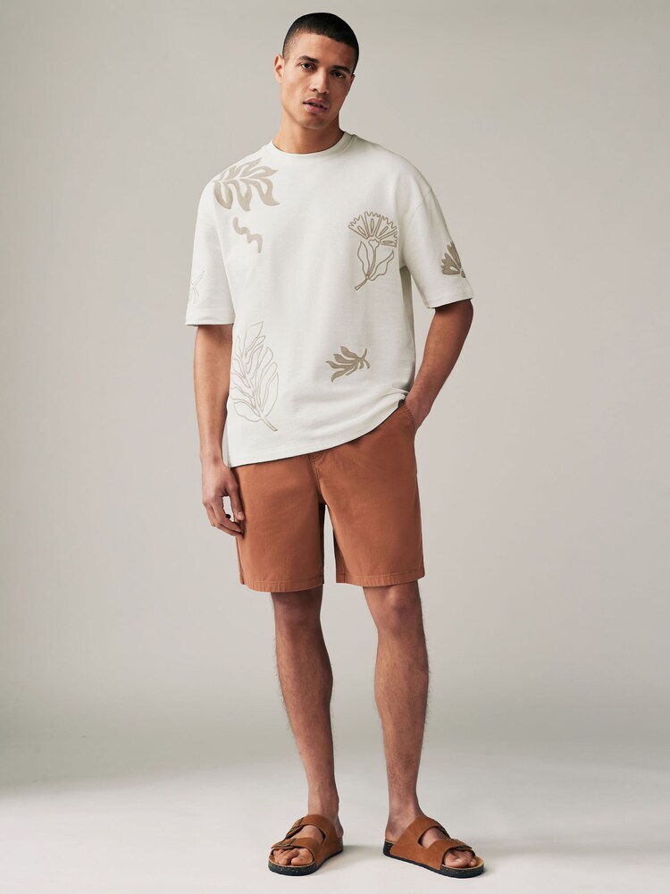 Weiß - Bequeme Passform - T-Shirt aus 100 % Baumwolle mit Floralgrafik - Bild 2 von 7 Weiß - Bequeme Passform - T-Shirt aus 100 % Baumwolle mit Floralgrafik - Bild 2 von 7