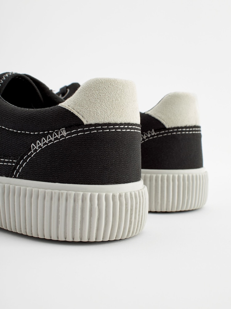 Schwarz - Turnschuhe im Used-Look - Bild 6 von 6 Schwarz - Turnschuhe im Used-Look - Bild 6 von 6