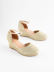 Gold - Forever Comfort® Schuhe mit geschlossener Zehenpartie und Keilabsatz - Bild 1 von 6
