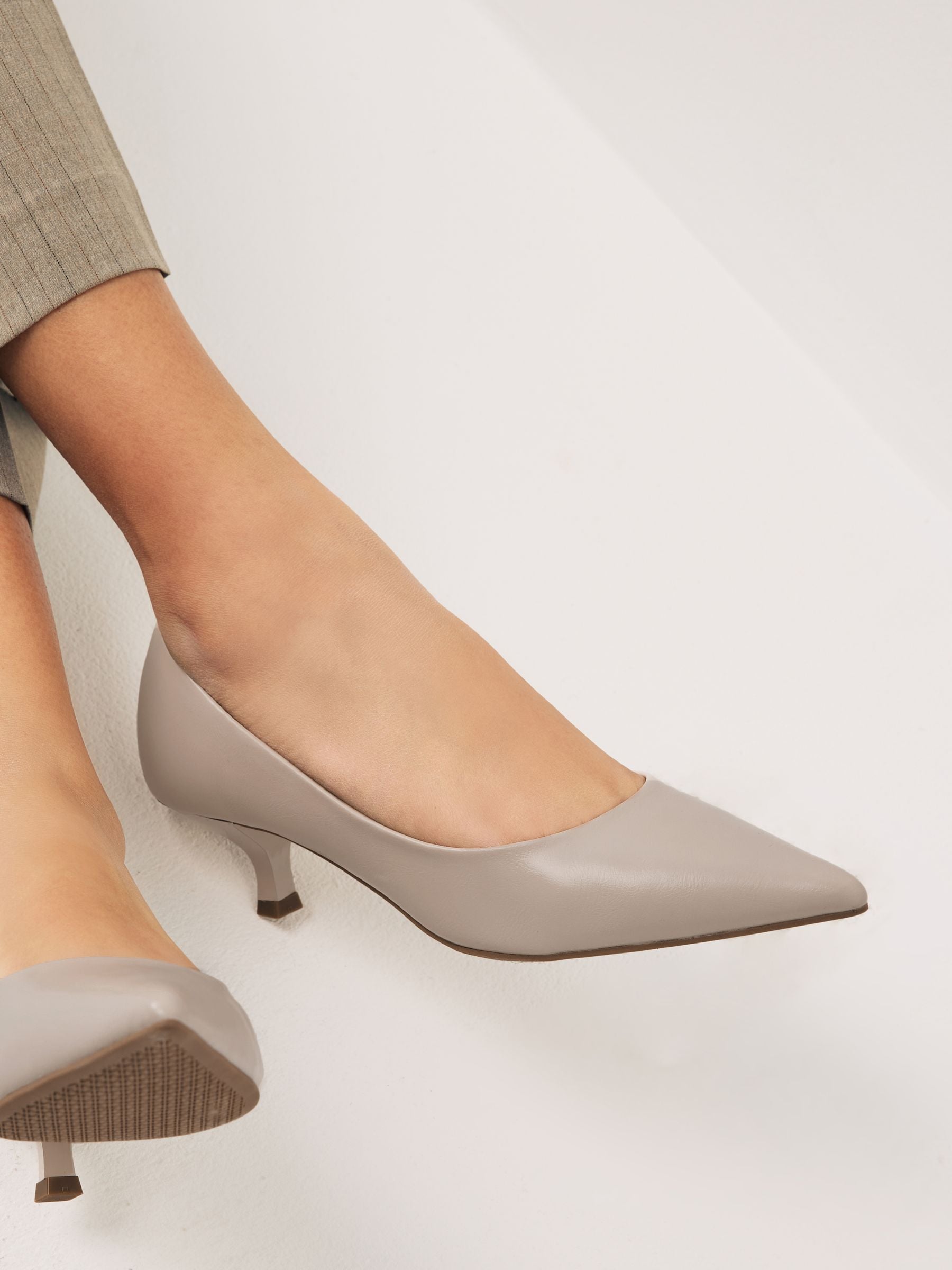 Women's wide width kitten heel shoes online