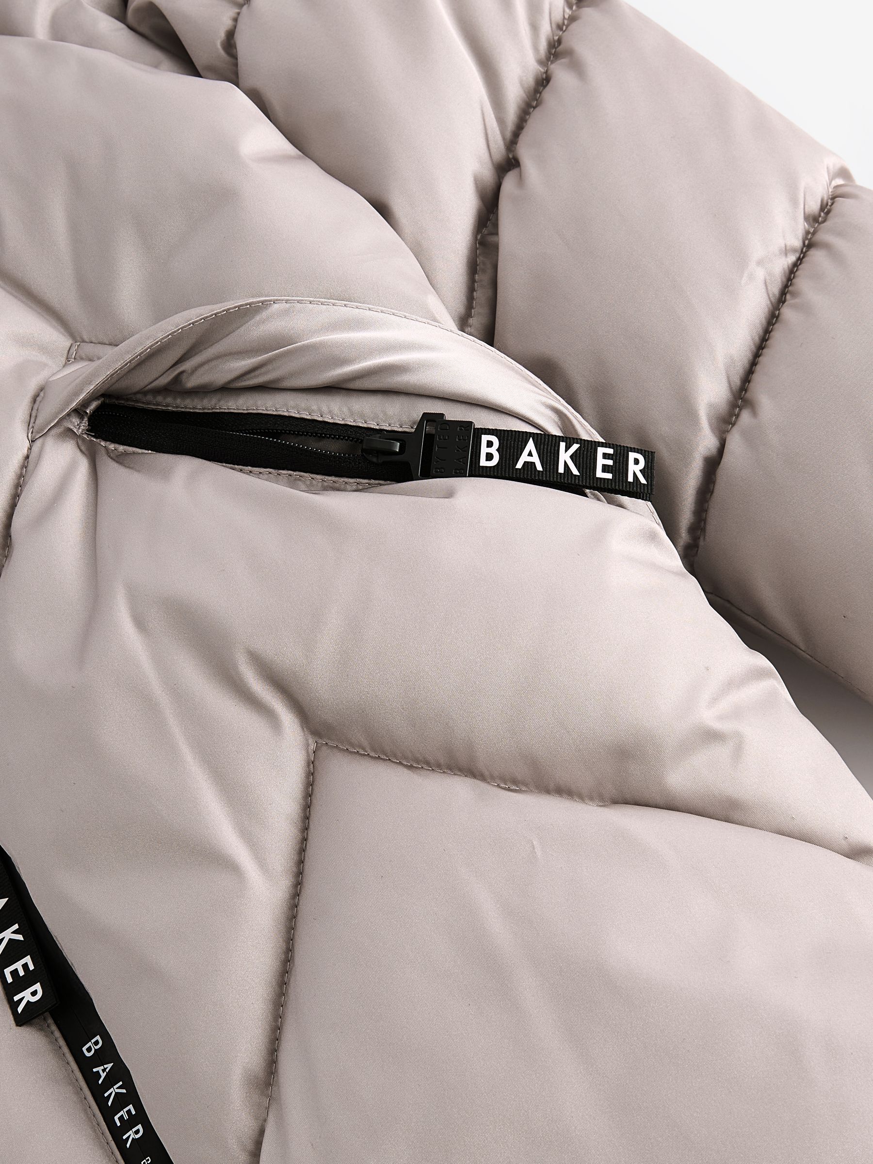 Next：日本 オイスター - Baker by Ted Baker 小雨耐性 ロングパッド入りコート from Next Japan