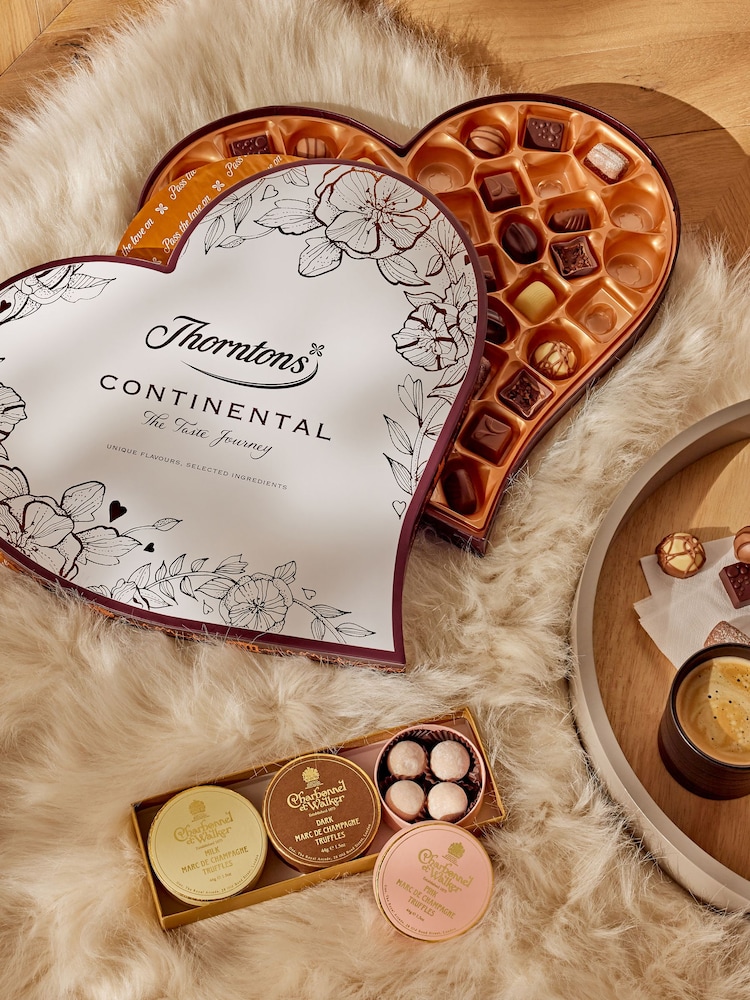 Thorntons Milk, White & Dark Chocolate Continental 517g Gift Box - Image 1 of 2
