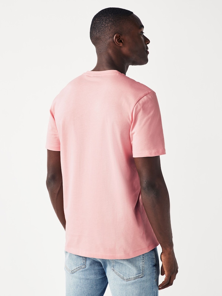 Lyle & Scott Palm Pink Pocket 100% Cotton T-Shirt - Image 2 of 5
