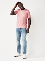 Lyle & Scott Palm Pink Pocket 100% Cotton T-Shirt - Image 3 of 5