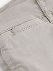 Light Grey Slim Fit Premium Laundered Stretch Chino Shorts - Image 8 of 9