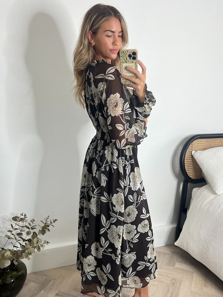 Style Cheat Black Gwen Elasticated Waist Midi Dress - Image 2 of 4 Style Cheat Black Gwen Elasticated Waist Midi Dress - Image 2 of 4