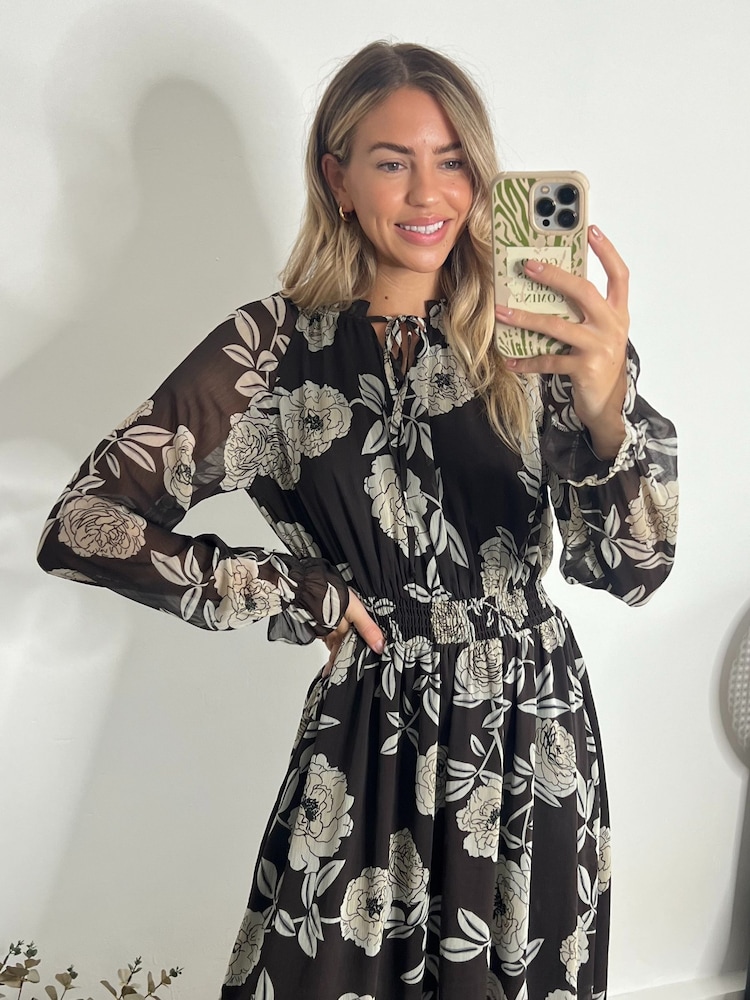 Style Cheat Black Gwen Elasticated Waist Midi Dress - Image 4 of 4 Style Cheat Black Gwen Elasticated Waist Midi Dress - Image 4 of 4