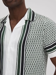 Reiss White/Green Blair Geometric Print Cuban Collar Shirt - Image 4 of 6